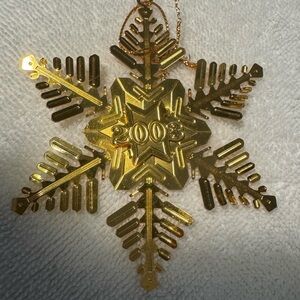 Lunt 2003 Vintage Gold Snowflake Ornament